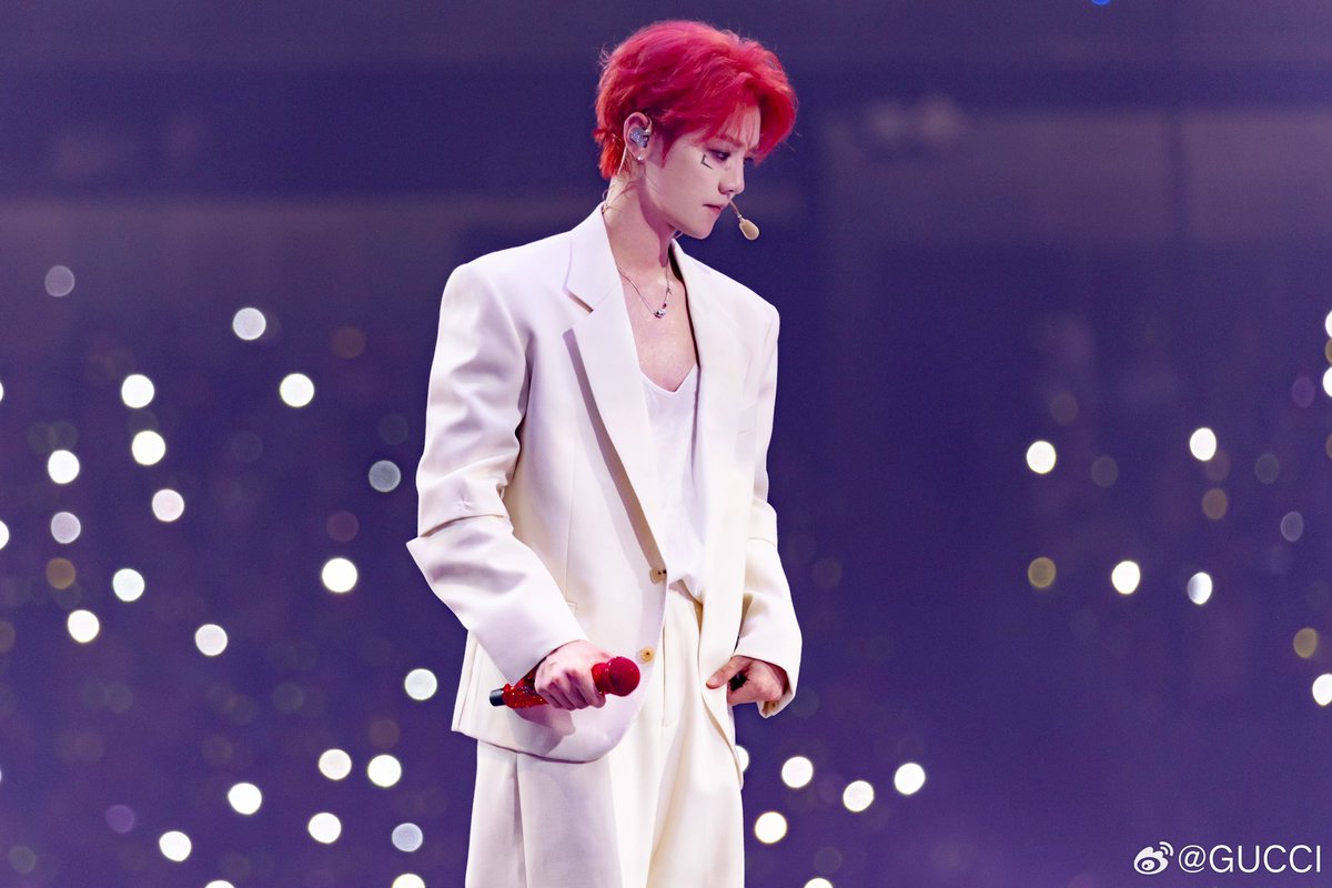 luking0420's tweet photo. [PHOTO] 230731 Singer, actor and Brand Ambassador Lu Han wears GUCCI’s customized collection at #LuHan’s #LuHan派DAY in Shanghai. The dazzling new style renews the passion and vigor, and collides with a unique fashion symphony.

#LuHanπDAYShanghaiDay1 #LuHanπDAYShanghaiDay2 https://t.co/s9Hlsl7Km6
