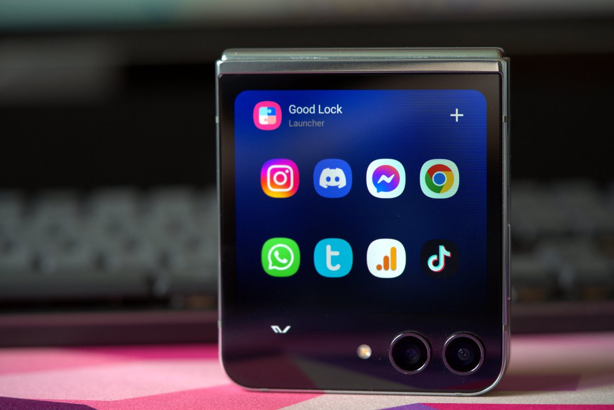 Oszukałam system. Da się otwierać wszystkie aplikacje na zewnętrznym ekranie Flipa.

ZOBACZ JAK 😅

poradnik już na <a href="/tabletowopl/">tabletowopl</a>

tabletowo.pl/galaxy-z-flip-…