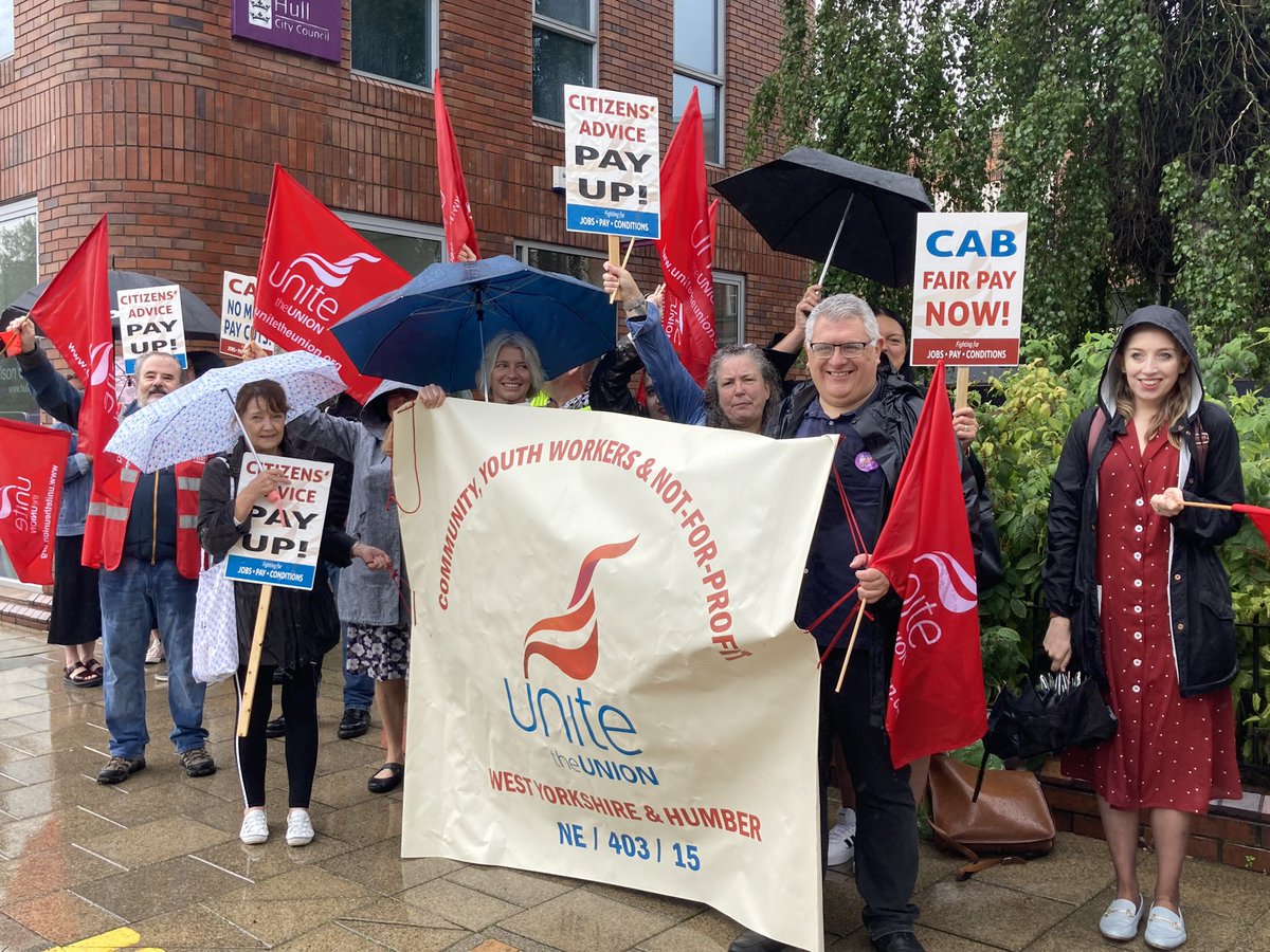 Staff at <a href="/HullandERCAB/">Hull&EastRidingCAB</a> are on strike today in a dispute over pay. Despite heavy rain there was a strong picket in Hull this morning. <a href="/unitetheunion/">Unite the union: join a union</a> says charity has refused to implement a national pay deal. Citizens advice says offer is ‘affordable’ under ‘financial constraints’