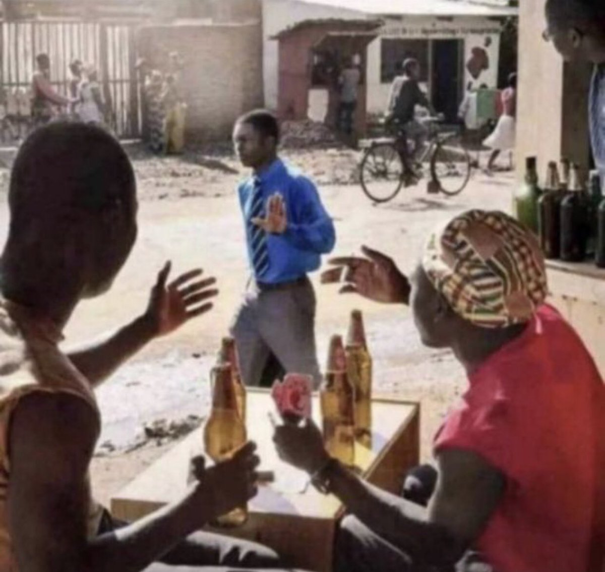 _Nsznn's tweet photo. Journalist: Will you attempt a stadium show again? And what stadium will it be?

Wizkid: https://t.co/P0v9HTfuyE