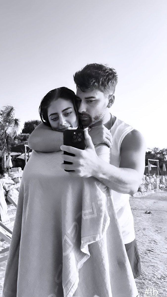 iki bebek... 🖤🤍
 #SılaTürkoğlu #AlpNavruz