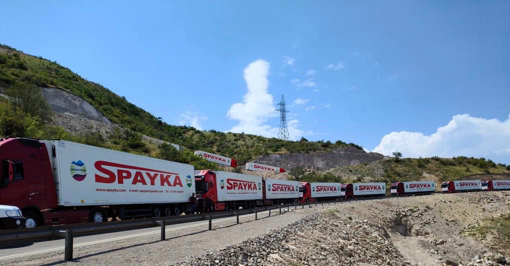 Azerbaiyán bloquea la ayuda alimentaria a la zona en disputa con Armenia, Nagorno Karabaj. La ayuda no es un tema político sino humanitario y debe permitirse!