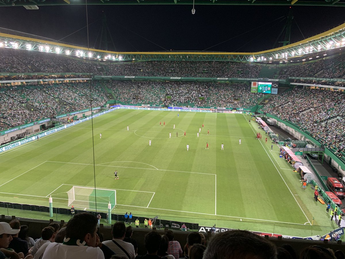 Boeijdanovic's tweet photo. Sporting droogt Villareal af; 3-0. Tel bietje kwijt maar denk stadion 92. Mooie bak hoor maar slechte herinneringen… ook weer zin in Avondje @nacnl #spovil #porned #euro2004 #NACpraat https://t.co/5qqAjRVOS0