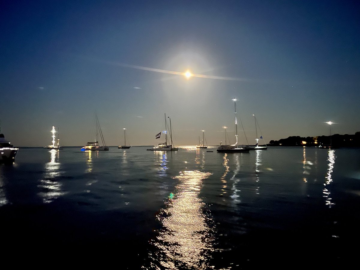 Epic #SummerReading and an epic summer moon