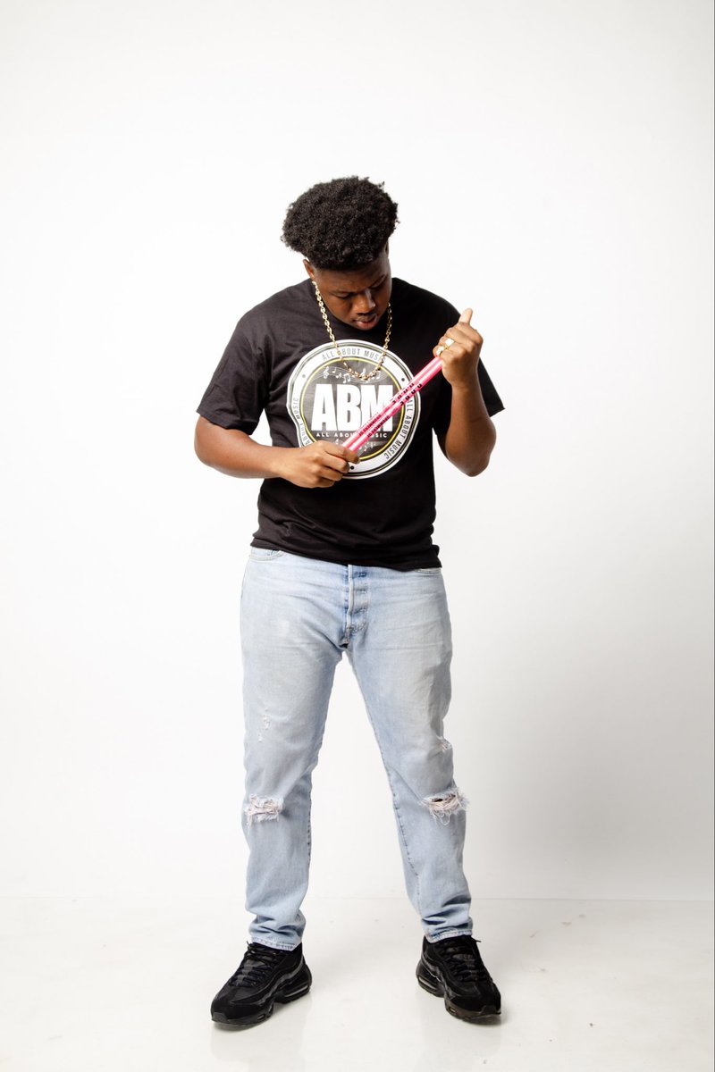 abment_vi's tweet photo. Beat @_Brentro, Beat!🔥🥁 

Everyone join us in wishing our drummer a blessed Happy Birthday! 🙏🏾🤟🏾

More Life.🙌🏿

.

.

.

.

#allboutmusicentertainment #abment #brentro #drummer #happybirthday https://t.co/6kEQvDB2w7