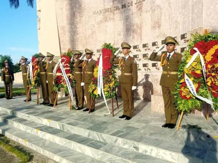 PartidoPCC's tweet photo. Desde Santiago, el tributo de #Cuba a los mártires de la Revolución
https://t.co/w9qCWas2mF https://t.co/CquCH1BaKk