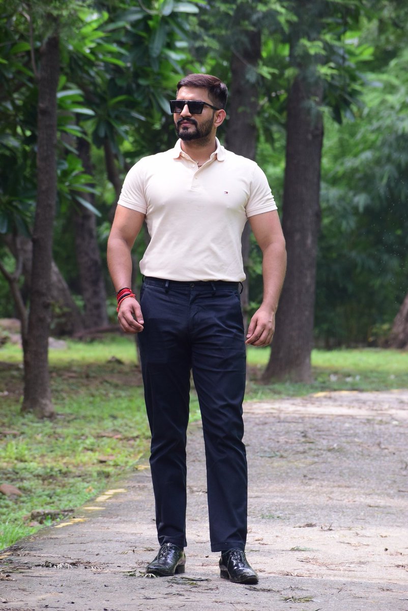 OfficeOfJeet's tweet photo. DesiBoy #Polo #tshirt #sunglass #look 🤍
#JeetpalYadav #RahulGandhi https://t.co/pERe1xnBtt