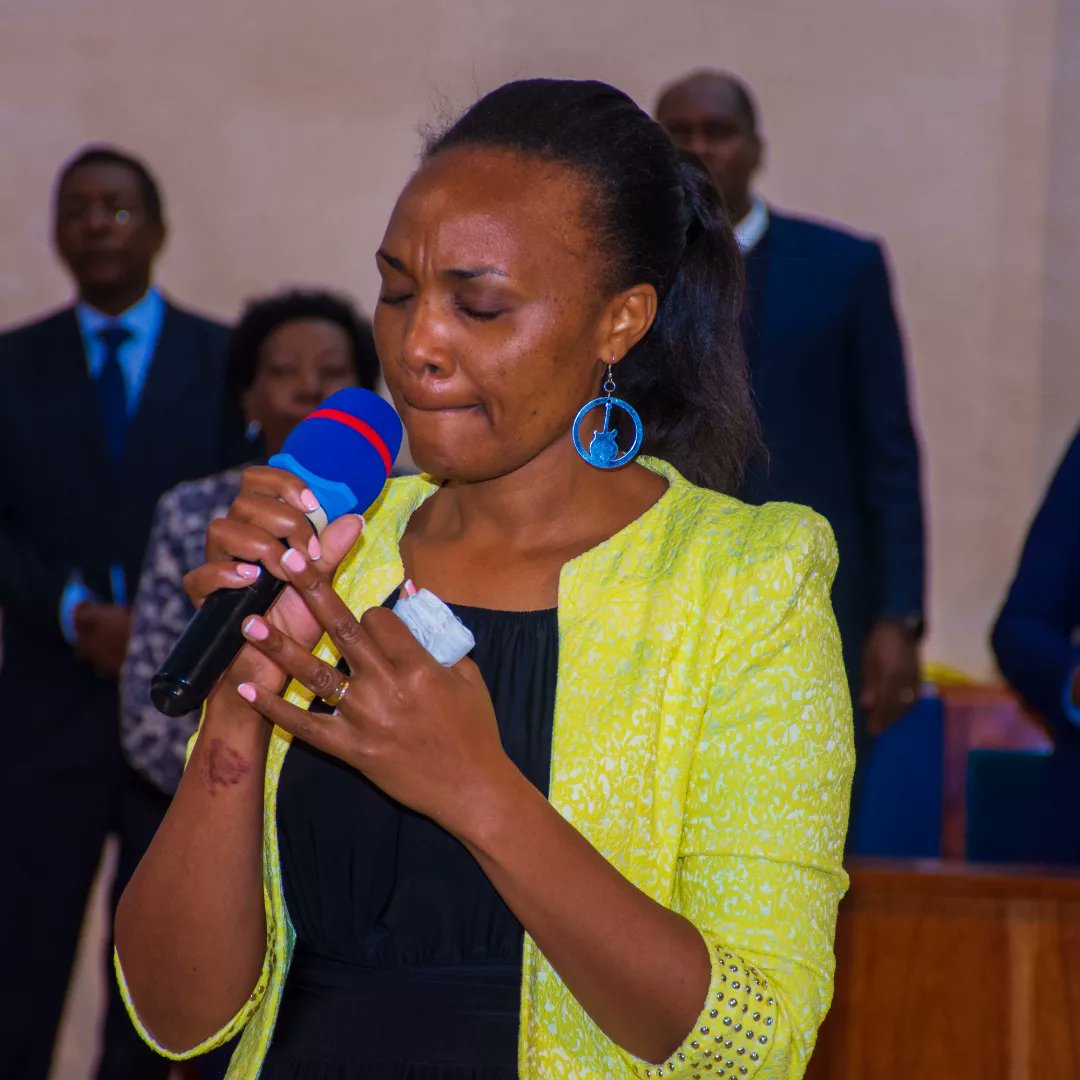 PCEAGateway's tweet photo. Tunaomba uwepo wako uende nasi
Ewe bwana wa majeshi tusikie
Kama huendi nasi, hatutaki kutoka hapa
Hatuwezi peke yetu, enda nasi.
#forrenewedstrengthwaituponthelord #GodIsGreat #GodIsAble #monday #LyricalMonday #PCEA #pceagateway Josephine Watesh Mutuota https://t.co/BSzU7jkIDl