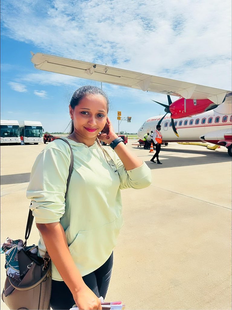 Back to 🇱🇰SL ✈️♥️ kaushiraj.com 🥰 Thanks to Tamil Nadu for giving me pleasant memories and dreams come true. See you again soon. Paths to dreams await 🇮🇳.