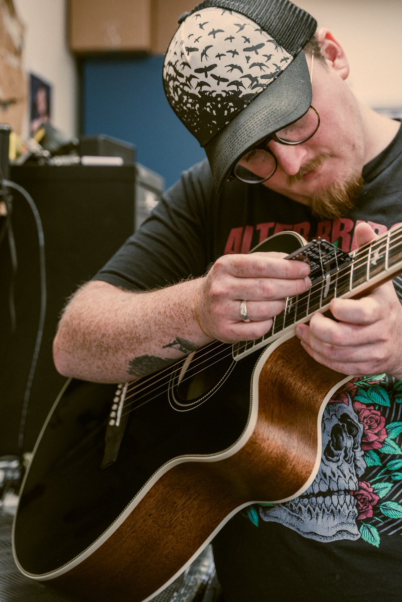 PiersPRSGuitars's tweet photo. Tales Of The Techroom π
#shopviews #prsguitarseurope #techroom https://t.co/ZvHTtmXfDy
