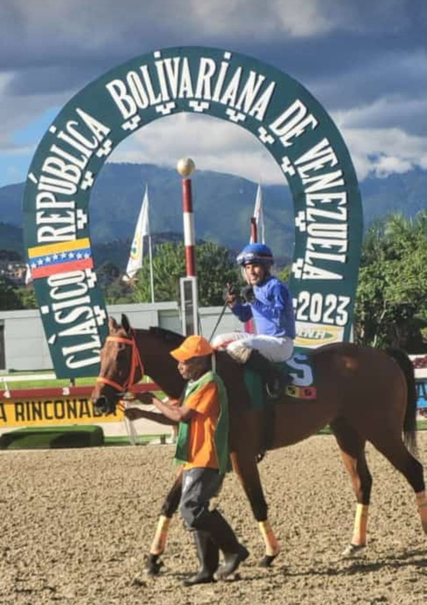 yleones's tweet photo. Otra victoria para Kingston gracias a su entrenador y los muchachos de la cuadra .Stud León Stable Farm. https://t.co/rSgp72VjnT