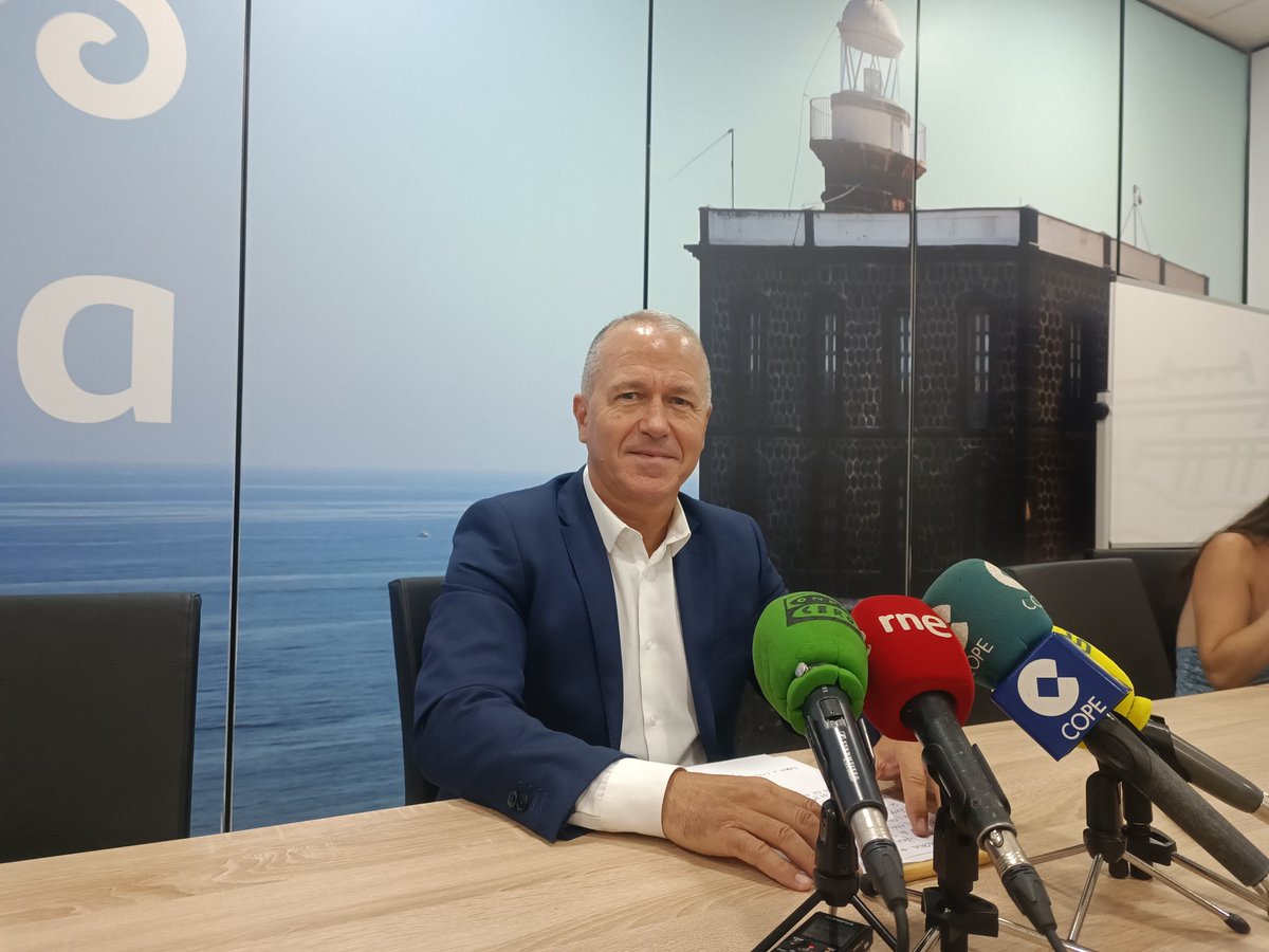 RTVEMelilla's tweet photo. El Patronato de @MelillaTurismo bonificará en un 75% los billetes de avión y barco para los no residentes mediante una partida de 5 millones de €. Su presidente @mmarinmelilla espera que estos bonos estén en circulación entre finales de agosto y principios de septiembre. https://t.co/dI38aYD6cH