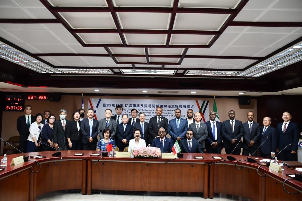 Fowsio_Ibrahim's tweet photo. Two countries, the Republic of Somaliland and the Republic of Taiwan, have signed a trade agreement in the capital of Taiwan, Taipei. 

Congratulations.

#Somaliland #Taiwan https://t.co/KDjua5ssW2