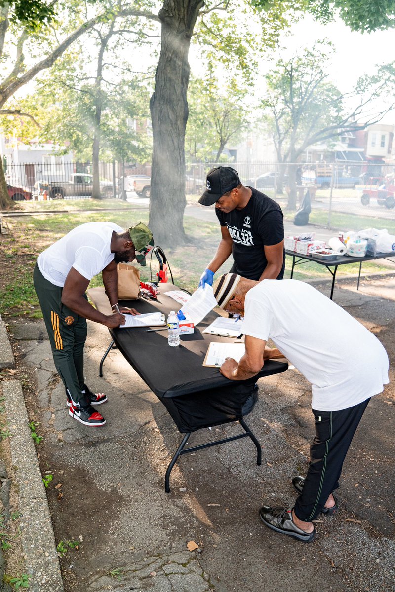 endangered_kind's tweet image. Our city is in good hands! We are proud to serve our youth and elders in the community. 

This event was not just about cleaning the park but rather building community, restoring safe spaces for our kids, and bringing leadership back. 

#Area32 #CollaborativeProject