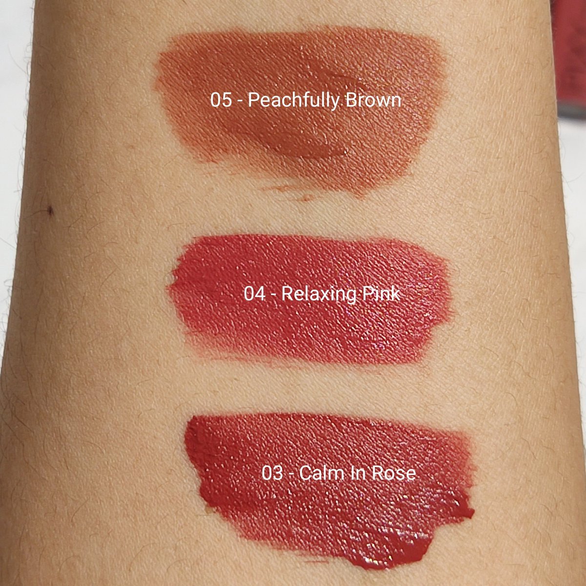 Racun Lip Product 💖 Mousse Moment - Pixy 

Ini tuh apa ya.. ringan parah di bibir (REALLL) gak lengket sama sekali ✨Gak kering samsek, warnanya intense 👌Dry Lips Approve! Ada 6 shades~ 

Jajan : 🛍 shope.ee/3ptfHGXBgJ (05 Peachfully Brown)

#racuninmakeup