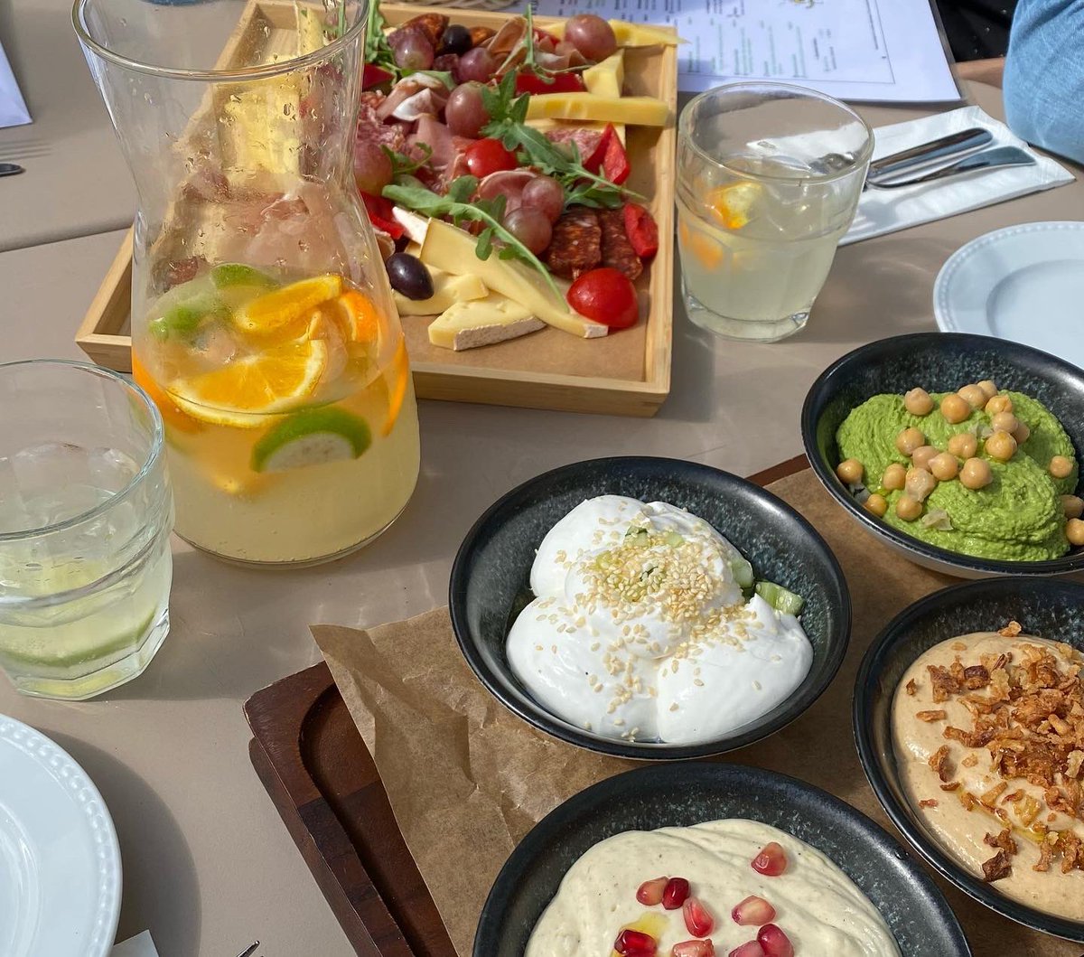 GraylingHU's tweet photo. What a great afternoon! Last week we spent a couple of memorable hours together accompanied by delicious foods and drinks. 😊🥂

#grayling #graylinghungary #pr #pa #communications https://t.co/MDEATjtKQR