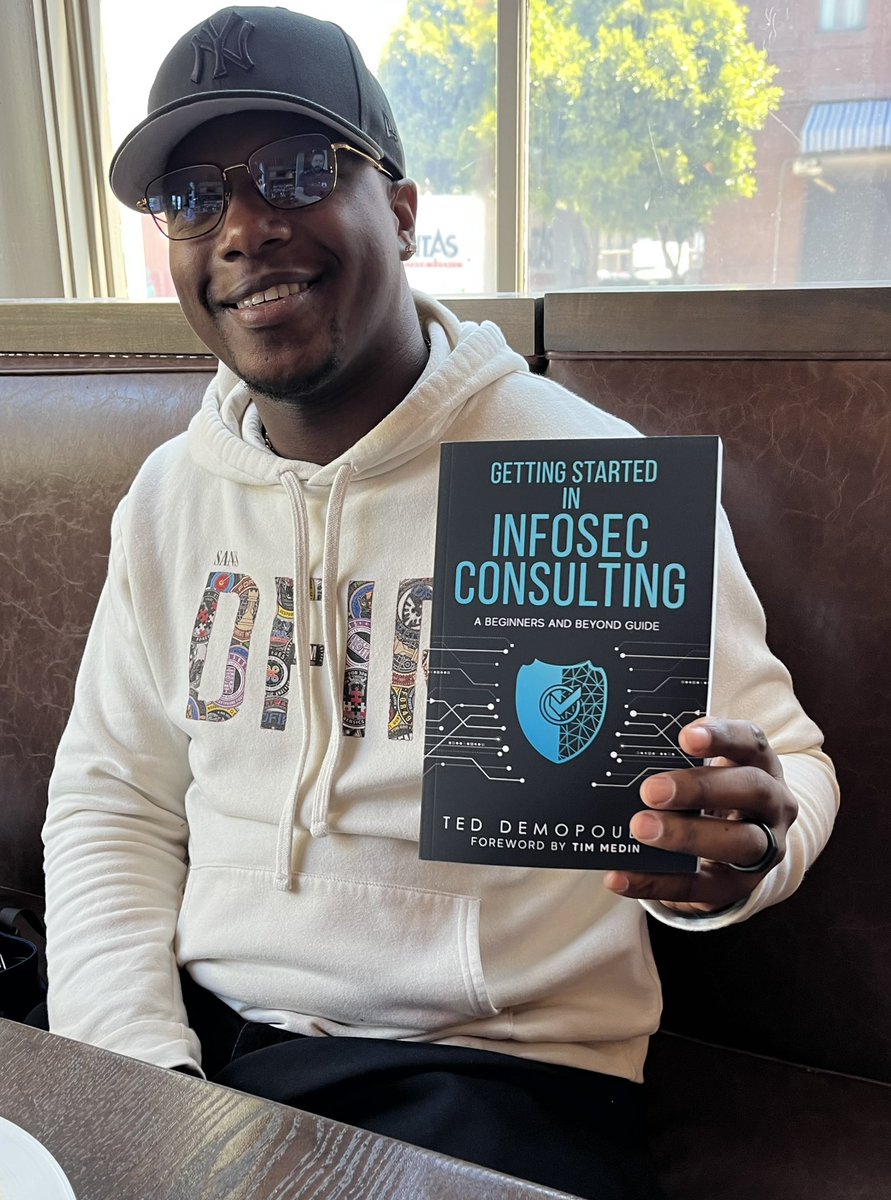 Here’s @aNerdFromDuval with “Getting Started in #InfosecConsulting” at @SANSCloudSec in San Francisco! Get yours at Amazon: amazon.com/Getting-Starte…