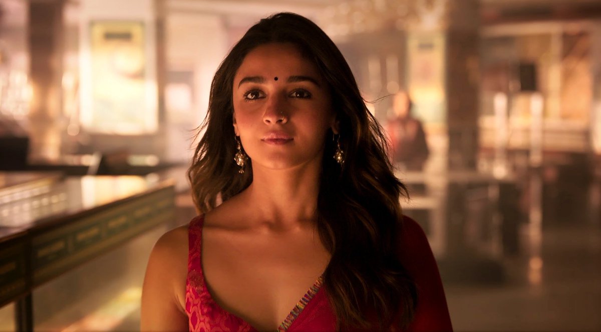 alia bhatt in romcoms is my favourite genre ✨
