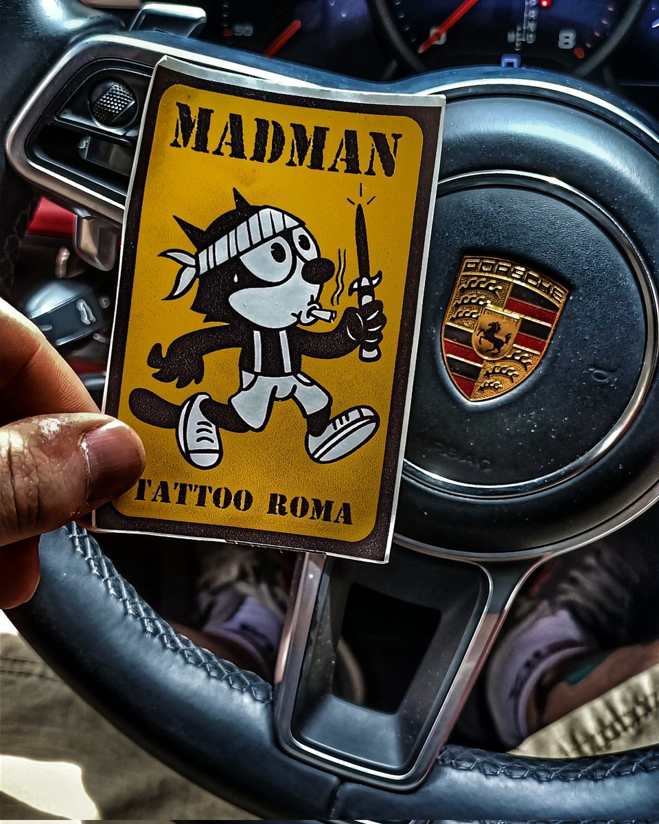 War_h501's tweet photo. "i macchinoni fighi ve li affittate" dicevano coloro che pagano 4piotte de smartphone a rate che fino al saldo dell'ultima rata non è loro

#roma #italia #suv #leasing #urus #Lamborghini #porsche #porschemacan https://t.co/knlro8D76Y