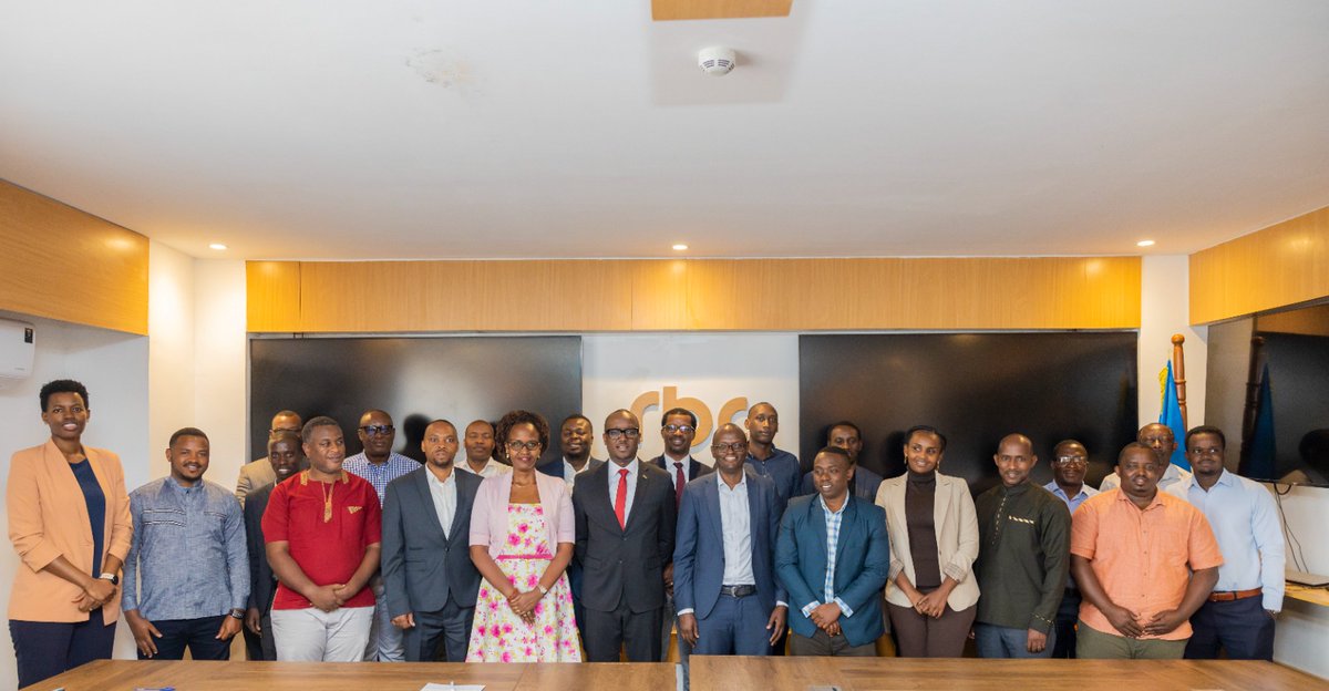Today the Director General of @RBCRwanda Prof. Dr. @CMuvunyi presided over a handover ceremony between appointed and acting Division Managers and welcomed other members of the RBC leadership including 3 Analysts and 21 Directors of Units.