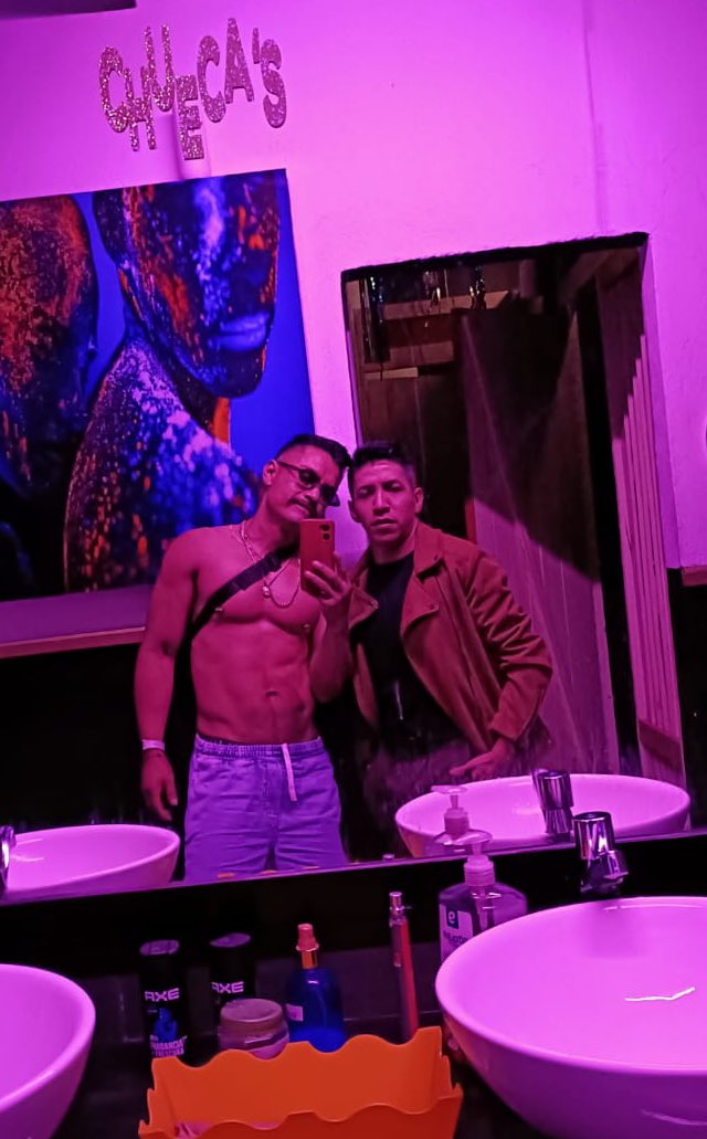 Robin20cm's tweet photo. Me tope a @2hotguys30 en el antro y terminamos en mi cama 

Video en Telegram

RT

@EncuentroGayMty https://t.co/u9izLy4FWM