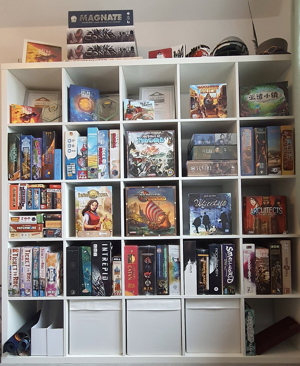 New kallax. New shelfie.