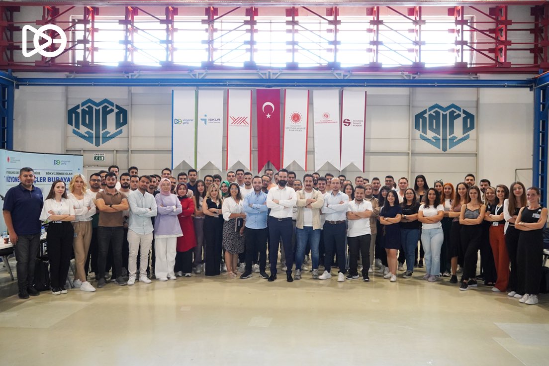 savunmakariyer's tweet photo. #KALFAProgramı Birinci Dönemi Başladı!
Geleceğimizin teminatı tüm Kalfalarımıza hoş geldiniz diyor, başarılar diliyoruz. 👷♀️👷
🇹🇷 ✈ 🚀
@SavunmaSanayii
@csgbakanligi
@YuksekogretimK
@TurkiyeIsKurumu
@SavunmaAkademi
@aselsan
@havelsan
@TUSAS_TR
@TEI_TUSAS
@STMDefence
@roketsan
@SSTEKResmi
@TRegitim_
#KALFAProgramı #KALFA #SavunmaSanayii #İstihdam #Kariyer #VizyonerGenç