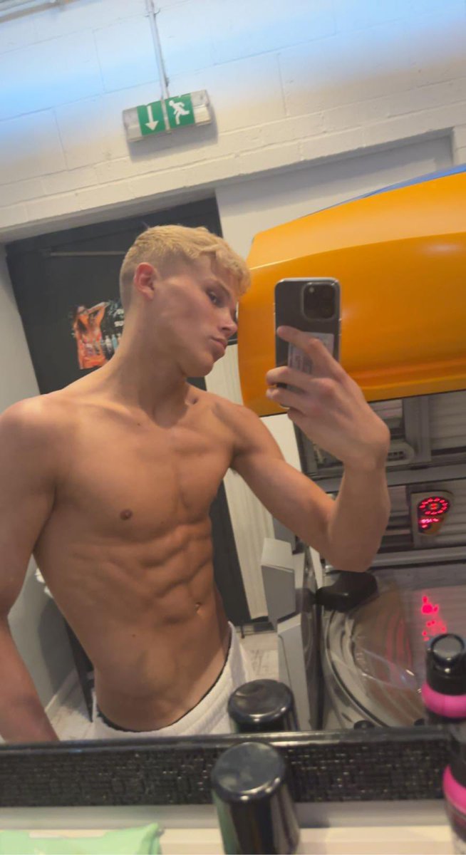 Blondestud69 tweet picture