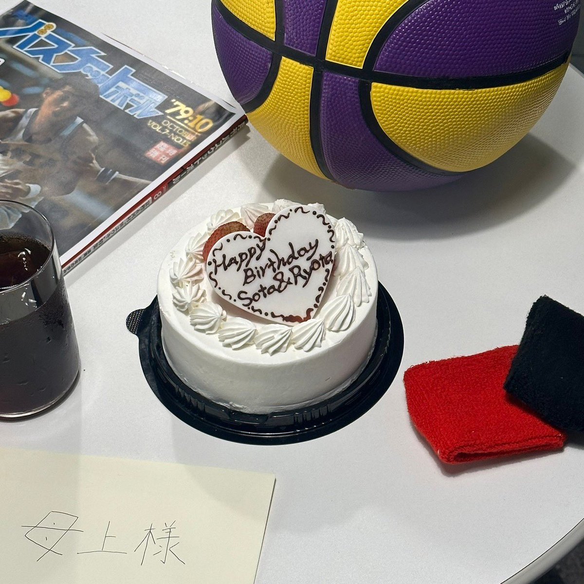 TOOP_JP's tweet photo. 宮城リョータ&amp;ソータ誕生日カフェ 無事3日間終了致しました！沢山の方にご来店いただき、展示やドリンク、音楽も楽しんでいただけたようで嬉しい限りです✨ またこのような機会がありましたらその時にお会いしましょう！ありがとうございました🏀🌺 https://t.co/HNCpFWEZzb