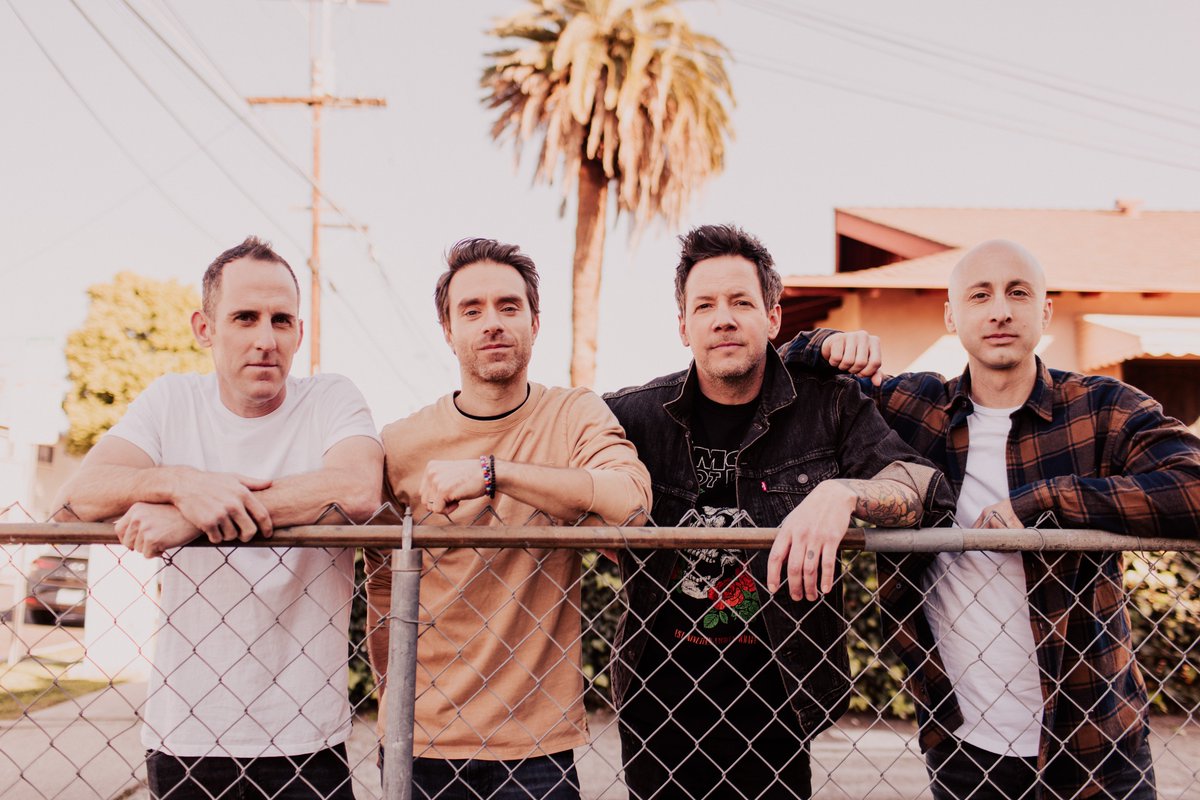 bataclan_'s tweet photo. .@simpleplan - 19, 20.01.24
Fan du son alt-rock des 2000s ? Avec sa pop-punk décomplexée et impertinente et un enthousiasme toujours intact, Simple Plan a prévu de titiller ta fibre nostalgique. Le plan est simple : tu prends ta place vendredi ! ✌︎🎸
👀: https://t.co/PZN0V9uCS1 https://t.co/zLGCq3DgZ4