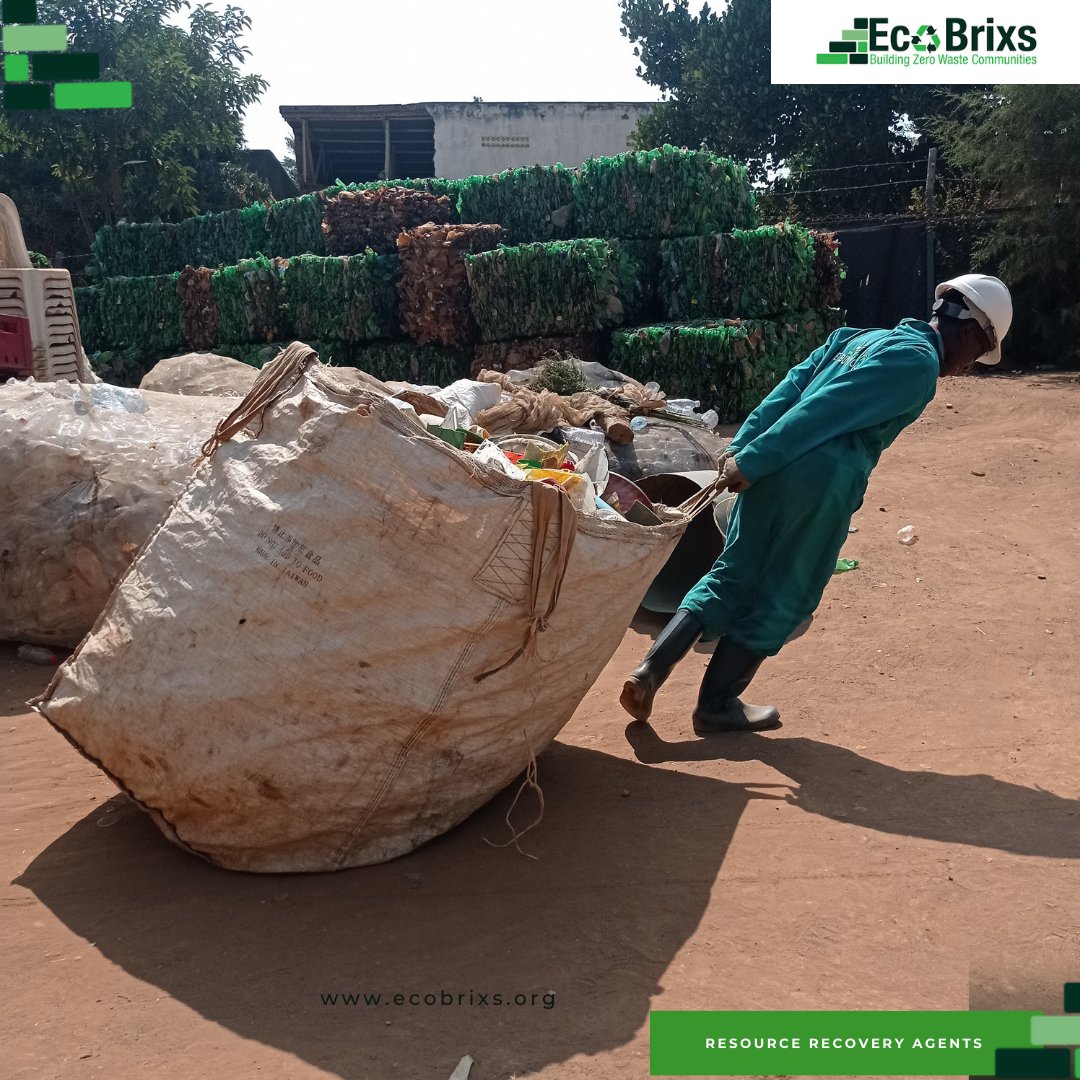 EcoBrixs's tweet photo. The lack of a #formalwaste management #system in Uganda means a lot of #waste ends up in #landfills.We aim to #reduce the devastating impact #plasticwaste is #creating on both #environment &amp; #humanpopulation through #green, environmental friendly, #sustainablesolutions. https://t.co/Dpguih8rAk