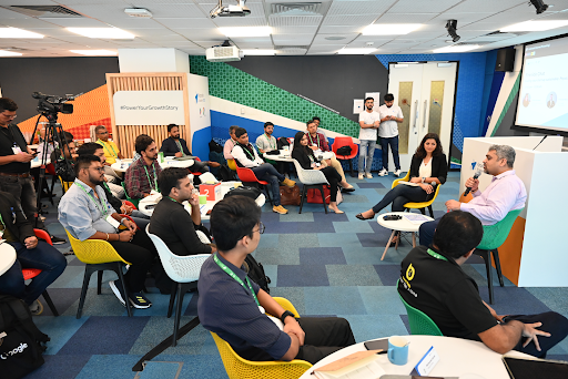 GoogleDevsIN's tweet photo. The #AppscaleAcademy Class of 2023 has entered Phase II! We kicked off the #AppscaleAcademy Mentorship Week with 30 select startups today. 1:1 bespoke mentorship, curated speaker sessions, roundtables &amp; more. We can’t wait to see all the success they unlock. #PowerYourGrowthStory https://t.co/hlF7TLu5K9