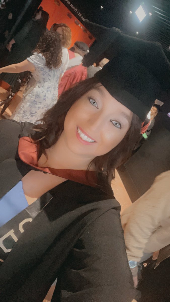 Last week was up there as one of the most incredible days of my life- qualifying as a Primary School Teacher! Always chase your dreams and never let anyone tell you that you cannot do something- if you really want it you will make it happen. Thank you <a href="/PGCEswanseauni/">PGCE Swansea University</a> 🎉🎓♥️