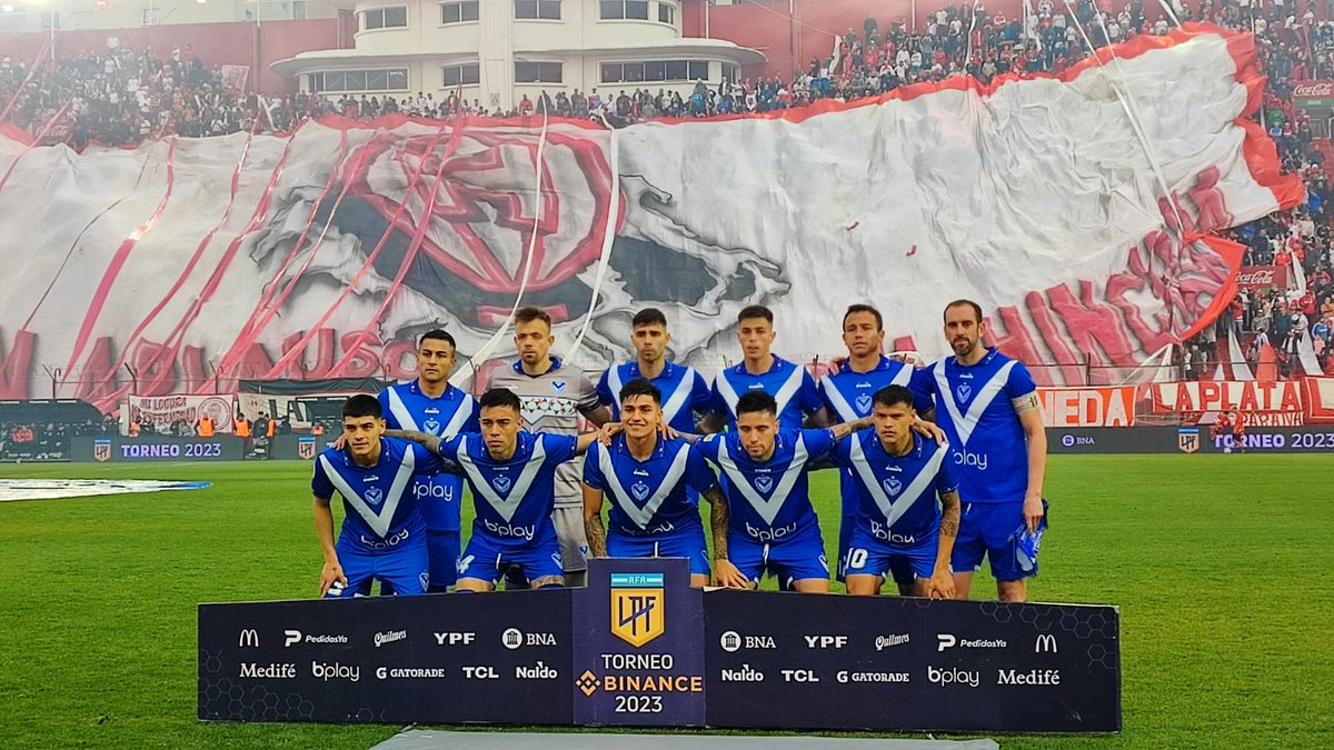 🚨 Los jugadores de #Velez NO quieren volver a entrenar hasta que haya garantías de seguridad. El motivo es que, en el último tiempo, los jugadores vieron bastante seguido a sus agresores en la Villa Olímpica y creen que hubo complicidad en el ataque.