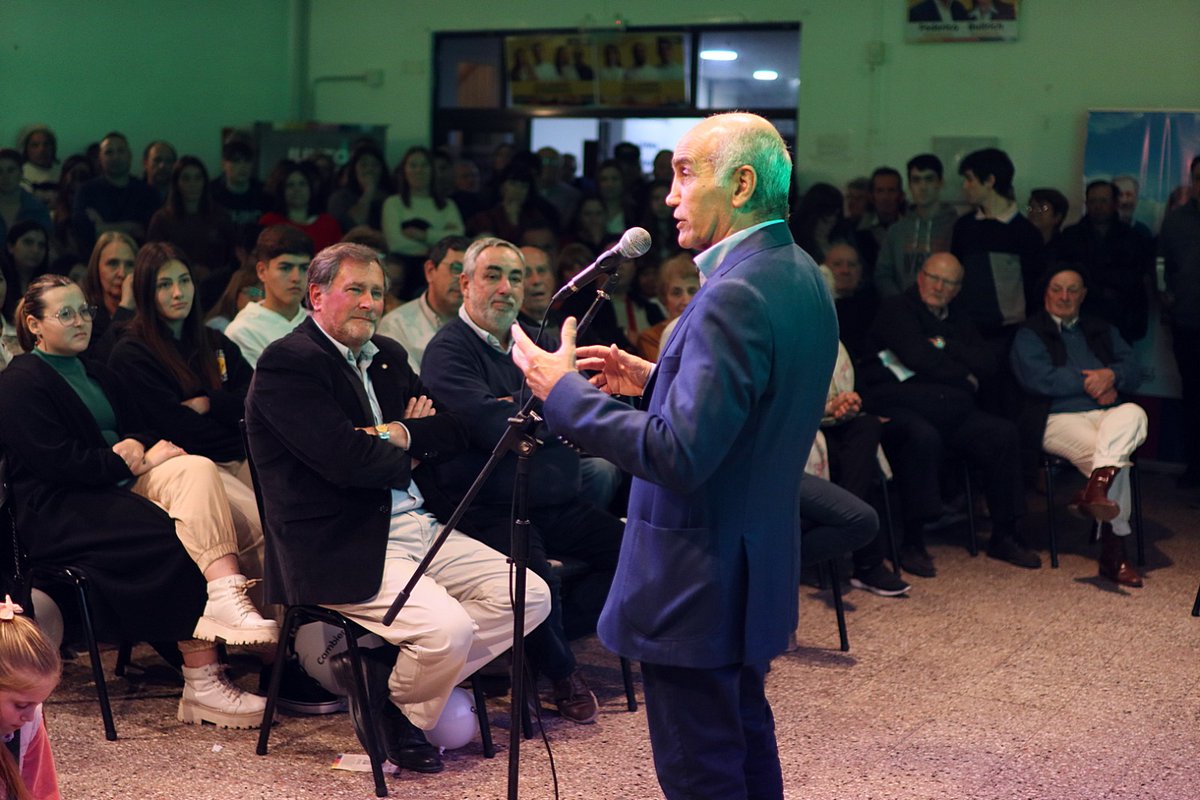 Juntos ya hicimos muchísimo, ahora LLEVEMOS A SUIPACHA AL SIGUIENTE NIVEL.

Gracias a todos los vecinos que nos acompañaron en la presentación de la lista, y gracias a aquellos que no pudieron estar pero que nos hicieron llegar su cariño.