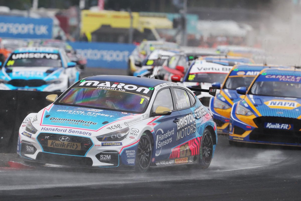 Tomingram80's tweet image. Croft was fairly pointsy! Full album available now on my Facebook page. 🏆🍾 #Pointsy #TeamTingram #CroftCircuit