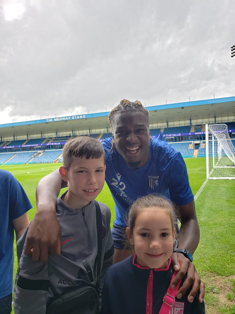 jordanell15's tweet photo. Thank you to @TheGillsFC for the open training session today, my kids throughly enjoyed chatting to the players and getting their tops, books and balls signed ✌️⚽️
Although was madness the players were all lovely, so thanks again!
#gills https://t.co/10MmVzortz