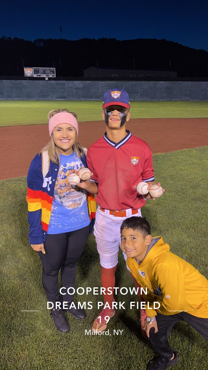 CounselrRamirez's tweet image. Going Going GONE 4th HOMER‼️ Earon made the Walk Off Dinger to Win the Game 💪🏽Super Proud of our Houston Brewers for placing 2nd out of 97 great teams competing in week 11 at Cooperstown Dreams Park ⚾️#LeaveItAllOnTheField @Earon_Ramirez42