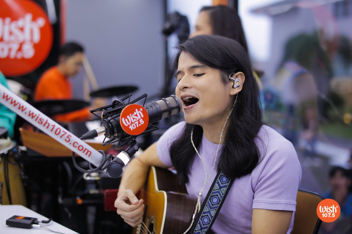 wish1075's tweet photo. On their Wish Bus comeback tonight, @BenAndBenMusic performed their latest hopeful single, "Could Be Something." The folk-pop ensemble also played their other well-loved originals, "Langyang Pag-Ibig" and "Paninindigan Kita." https://t.co/AJZwm22FwV