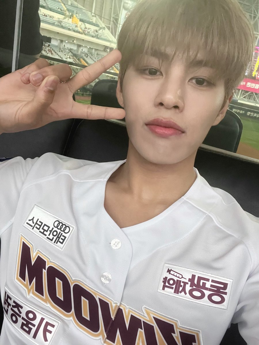 TFN_official_'s tweet image. 오랜만에 시구, 시타 경험과 무대까지 보여드릴 수 있어 즐거운 하루였습니다😊

#TFN #티에프앤