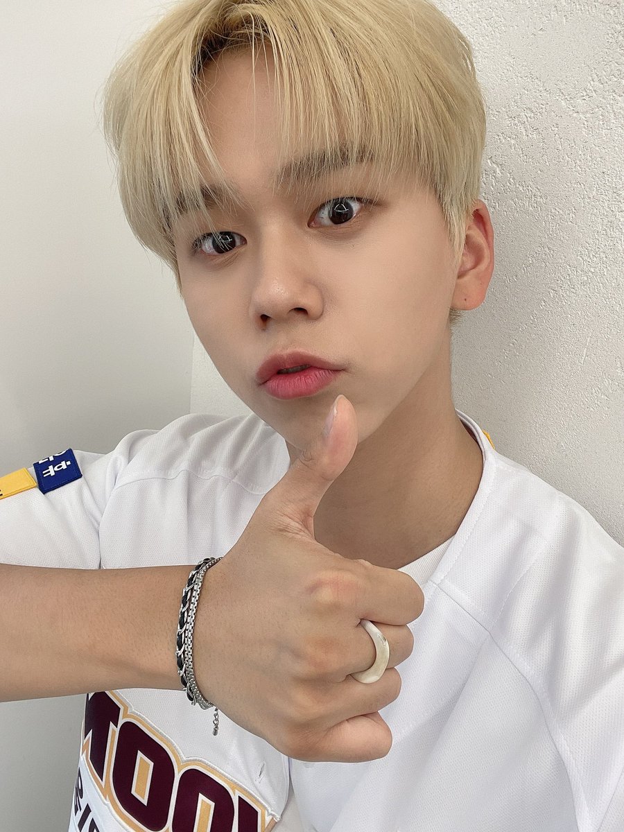 TFN_official_'s tweet image. 오랜만에 시구, 시타 경험과 무대까지 보여드릴 수 있어 즐거운 하루였습니다😊

#TFN #티에프앤