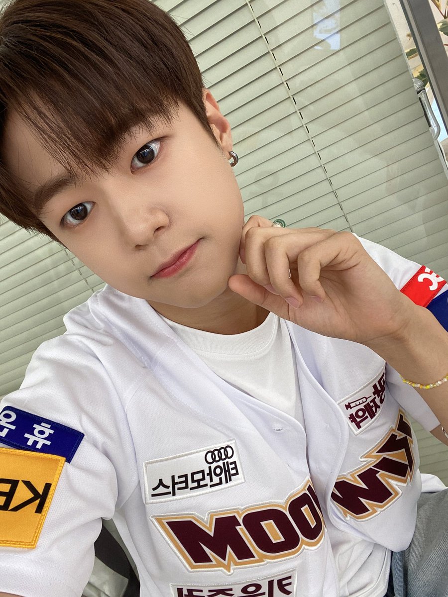 TFN_official_'s tweet image. 오랜만에 시구, 시타 경험과 무대까지 보여드릴 수 있어 즐거운 하루였습니다😊

#TFN #티에프앤