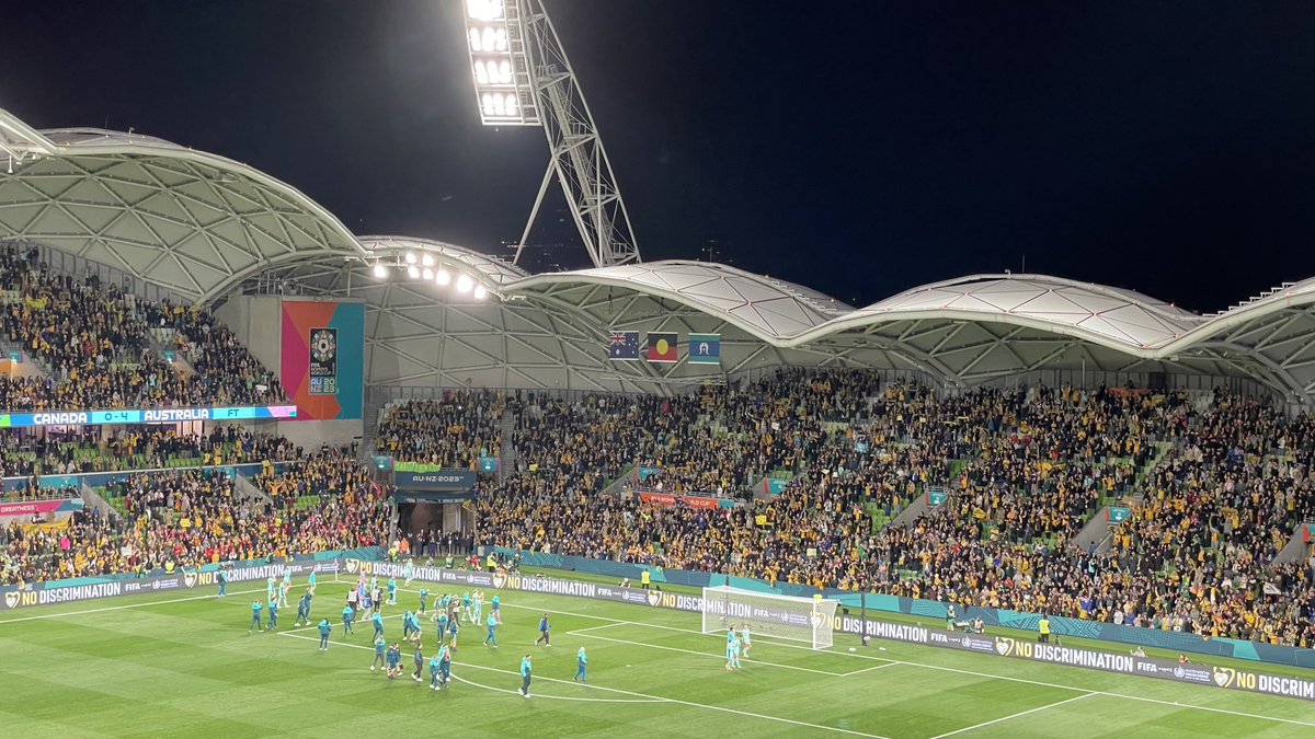 allen_stephens's tweet photo. This app might suck, but Melbourne does not. What a night. #FIFAWWC #MATILDAS #STRAYA #CANvAUS https://t.co/i8PpN9ql1U