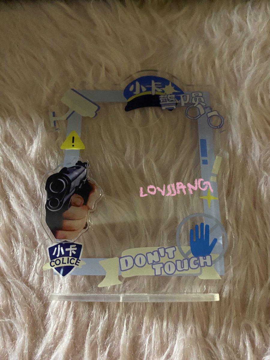 lovjjang's tweet photo. wts lfb photocard stand police

- gun is sticked by double sided tape
-₱100 + ₱10 pf
- gcash, sco 
- payo prio, 1 day rsrv.

- dm for info ! https://t.co/s3lpChZhFz