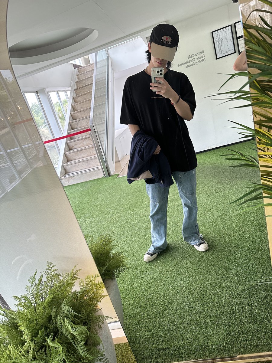 SF9_TOUR's tweet photo. 230727 휘영 

📍오엔
서울 강남구 압구정로11길 37-30
https://t.co/Ewn7mEh4VM

#SF9 #HWIYOUNG #휘영 #셒구투어 #휘영투어  @SF9official https://t.co/ZTMoTMhFXp