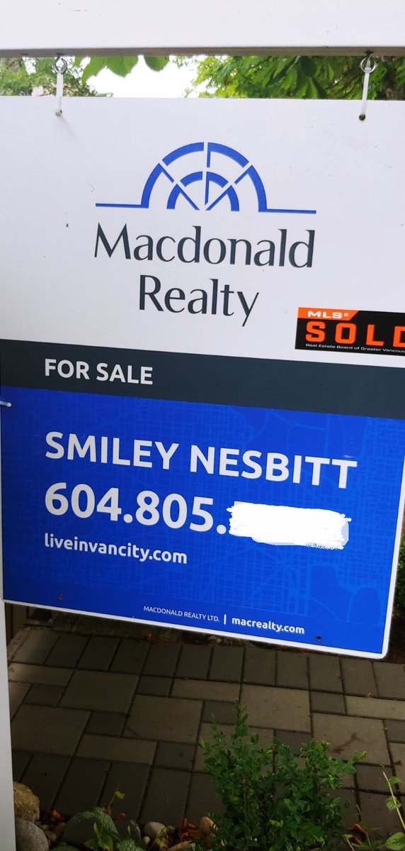 SavageKairn's tweet photo. #writingcommunity
Smiley Nesbitt? I want to be their best friend AND include them as a character in my next book.
#coolnames https://t.co/tqYZA1rLd0