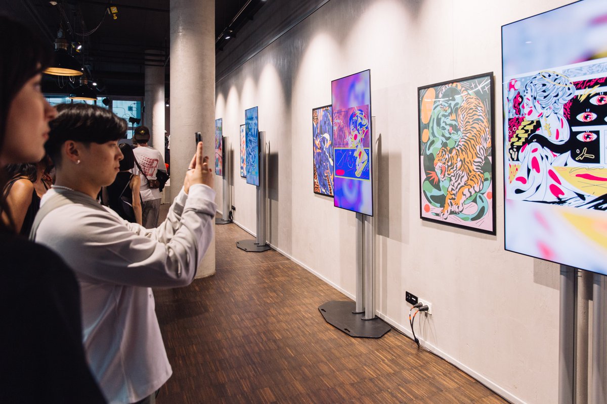 GM, BIG TYSM &amp; THROWBACK to a week ago, when I kicked-off my very first Solo-Show &amp; hosted an NFT Art Workshop w/ <a href="/SuperteamDE/">Superteam Germany</a>! 

It was s lot of hard work &amp; fun to welcome curious minds and fellow web3 frens &amp; enthusiasts to the <a href="/WacomXDUS/">Wacom Experience Düsseldorf</a>.

(1/8) 🧵👇