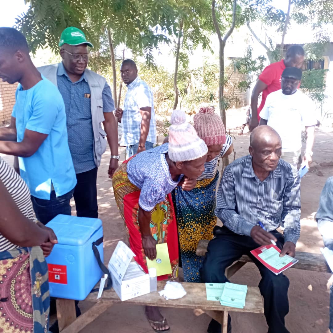 VaccinActionNet's tweet photo. Vaccine Action Network (VAN) and AMREF teamed up for a successful COVID-19 vaccination campaign in Chiradzulu district! 146 clients received life-saving vaccines under Group Village Maoni's auspices. Together, we're raising awareness and protecting communities! https://t.co/HZSuzkn0hx