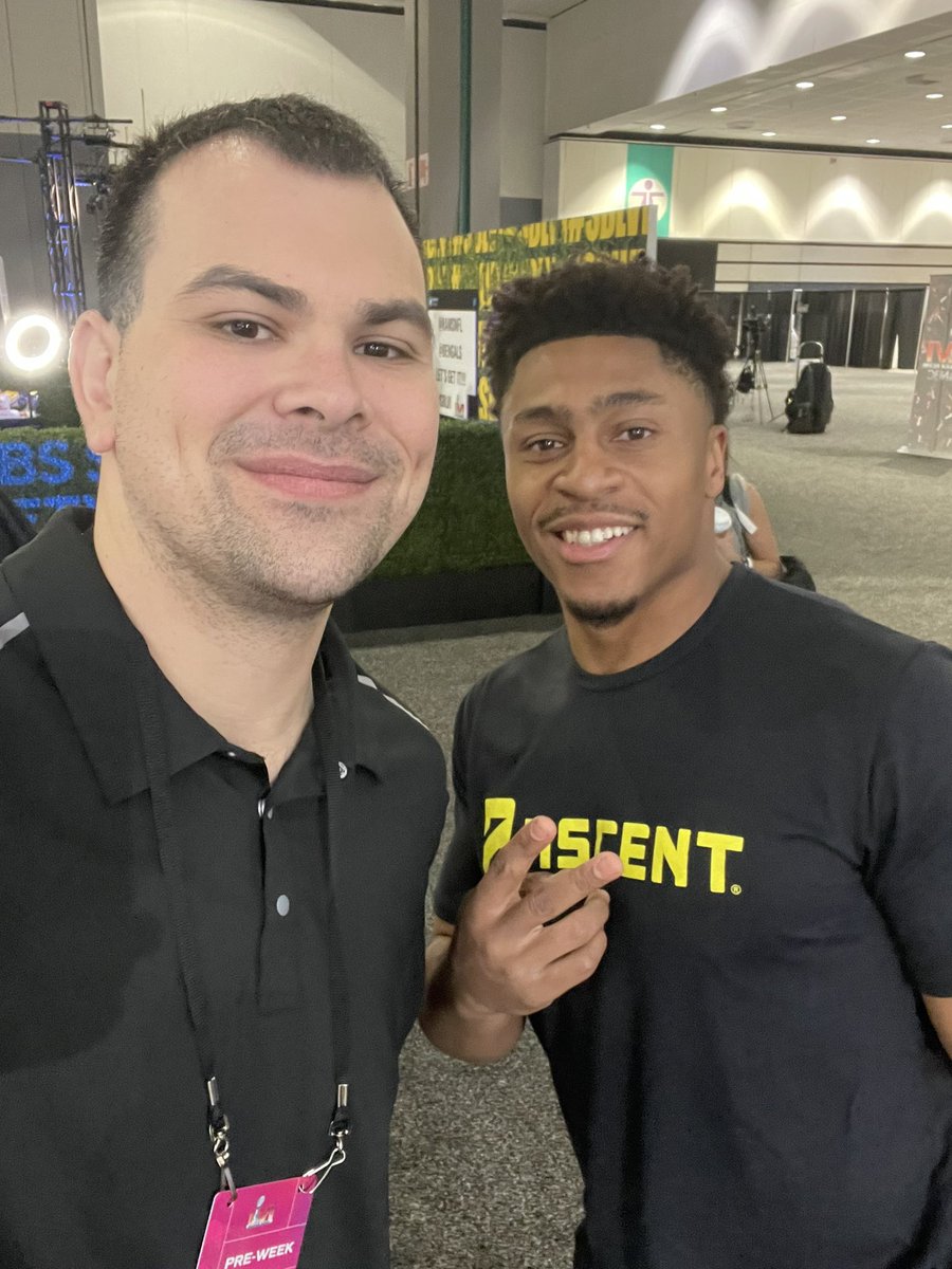 ZachGelb's tweet image. I hope my guy @JayT23 gets traded! 

@JimIrsay tweets too many crazy things and your team is screwed when @Ryan_Hickey3 is rooting for them. 

#FreeJT #TradeHim