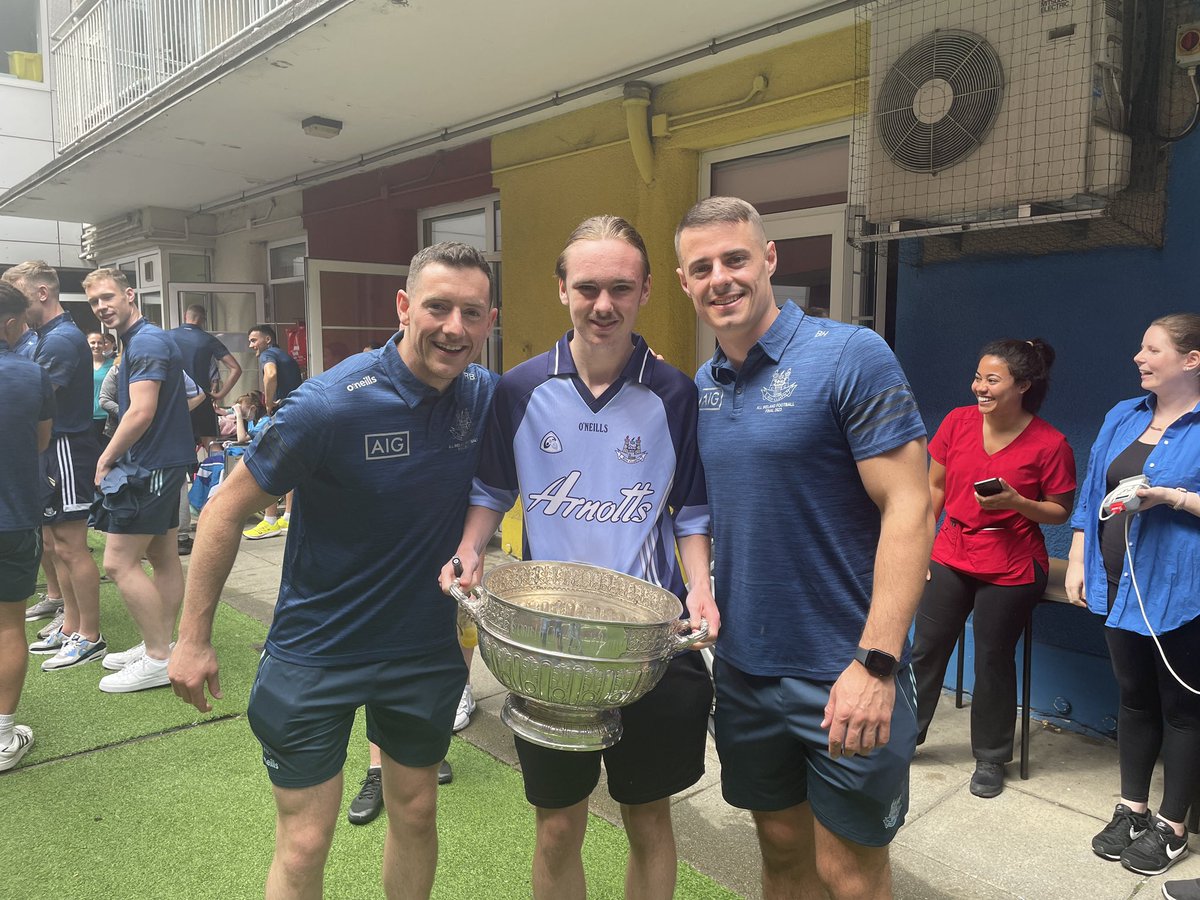 DubGAAOfficial's tweet photo. Our Senior Footballers visiting Crumlin Children’s Hospital this afternoon 💙 https://t.co/r1Eotfk4zW